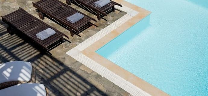EARINO SUITES & VILLAS