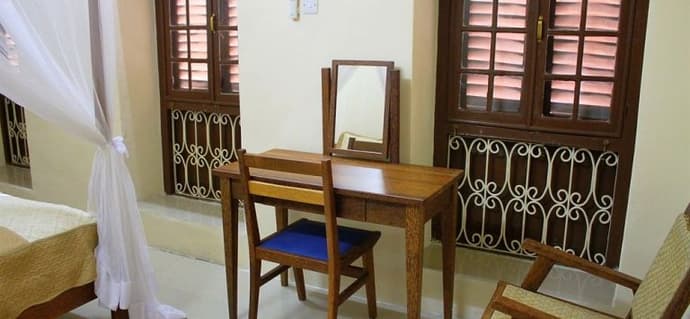 THE ROSAL STONETOWN HOTEL