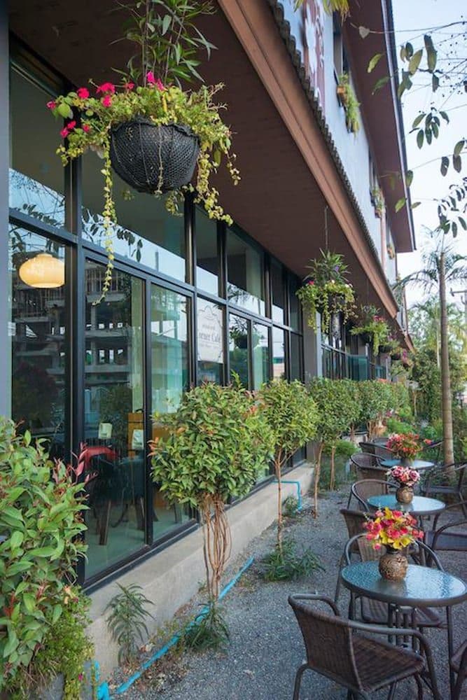 THE CORNER HOTEL - ADULTS ONLY