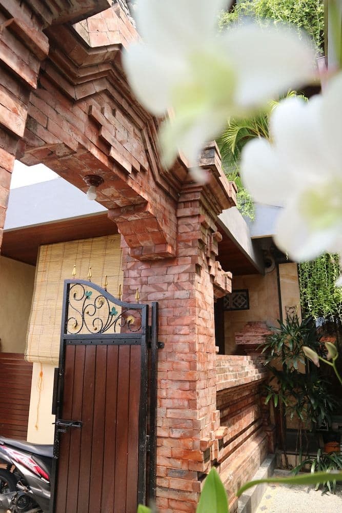 BIMA SAKTI HOUSE CANGGU
