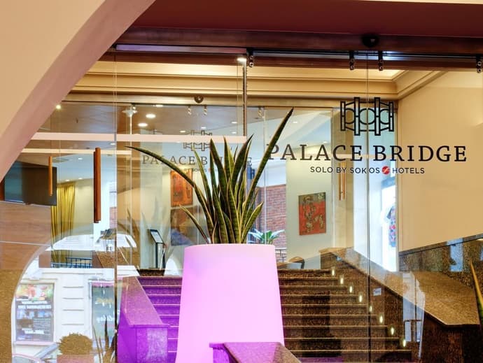 PALACE BRIDGE HOTEL