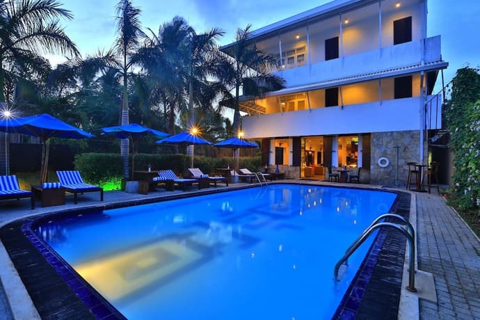 ST. LACHLAN HOTEL & SUITES