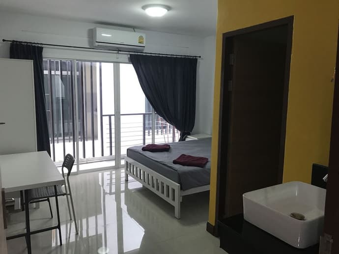 BEDBOX GUESTHOUSE HOSTEL