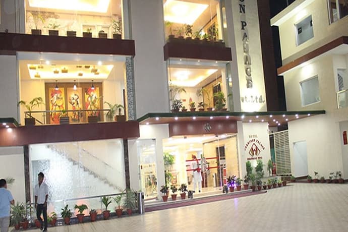 HOTEL HARRISON PALACE