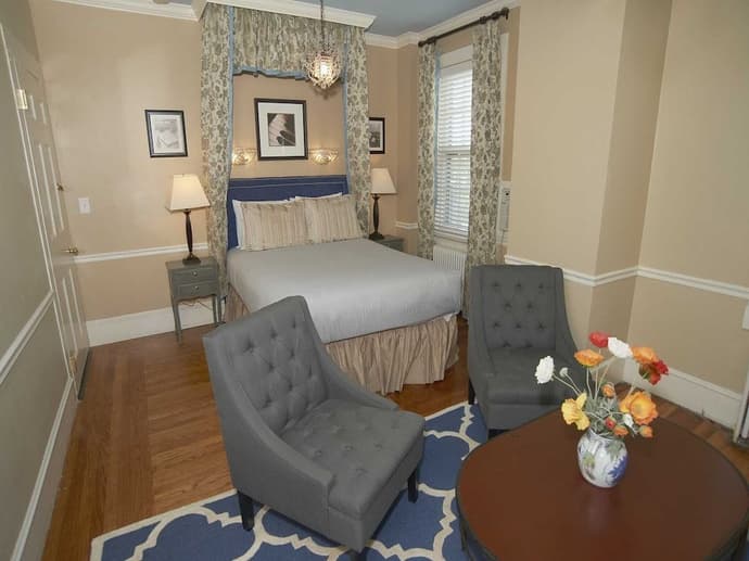 THE INNS ON BELLEVUE