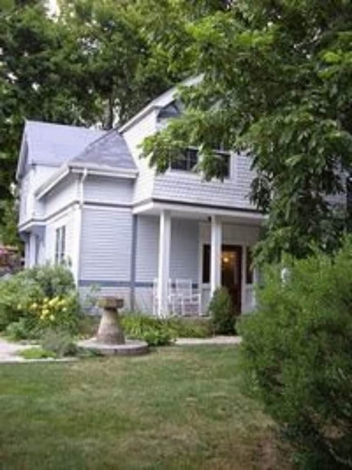 ISAIAH JONES HOMESTEAD BED & BREAKFAST