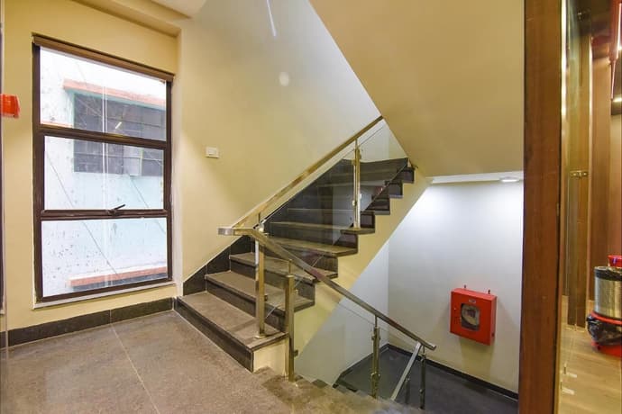 FABHOTEL EROS 282