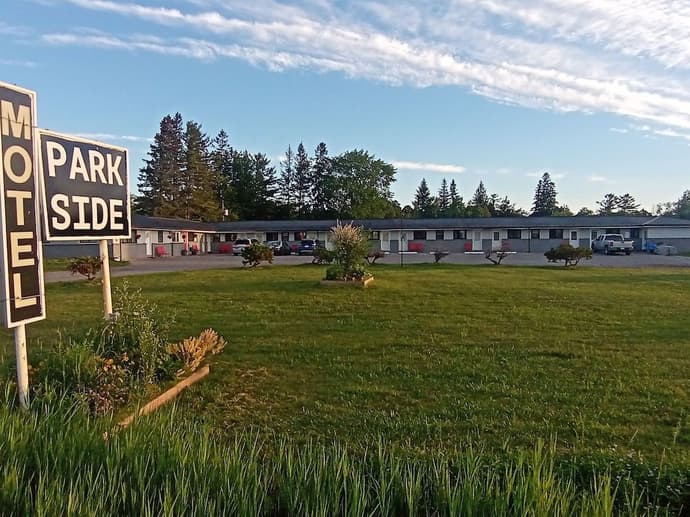 PARK SIDE MOTEL