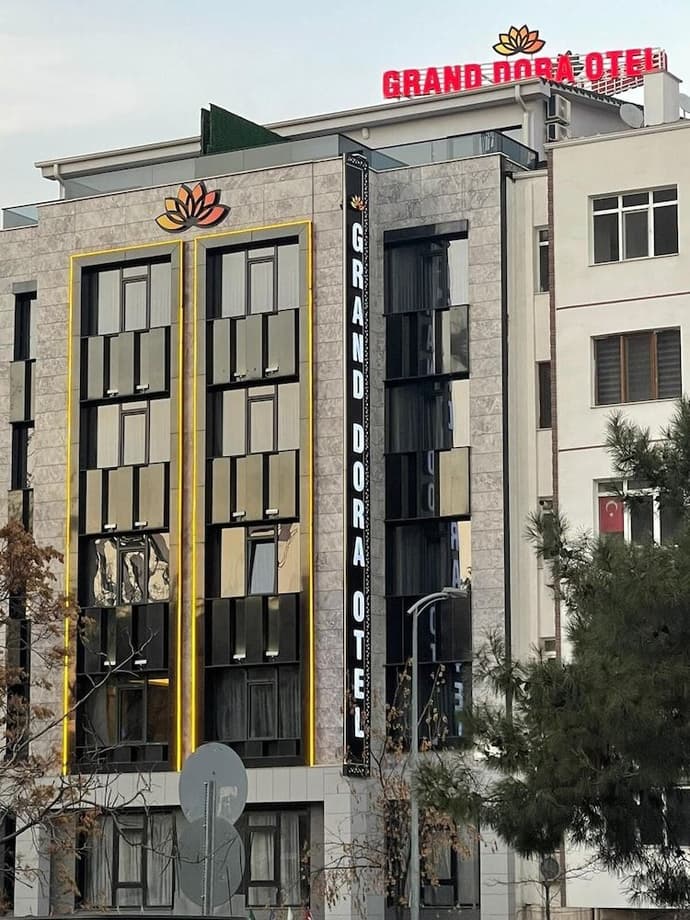 GRAND DORA HOTEL