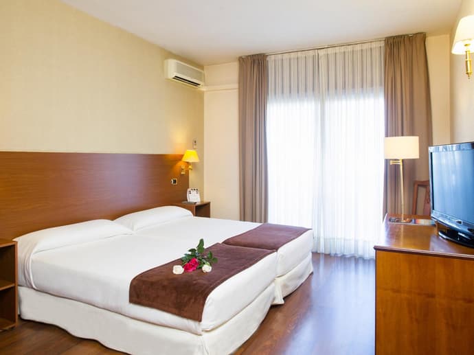 Ipanema Hotel by gaiarooms