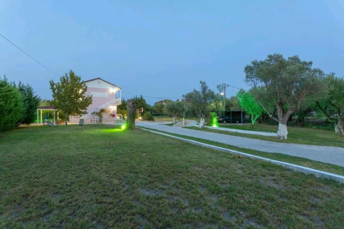 Eleni Studios & Apartments, 