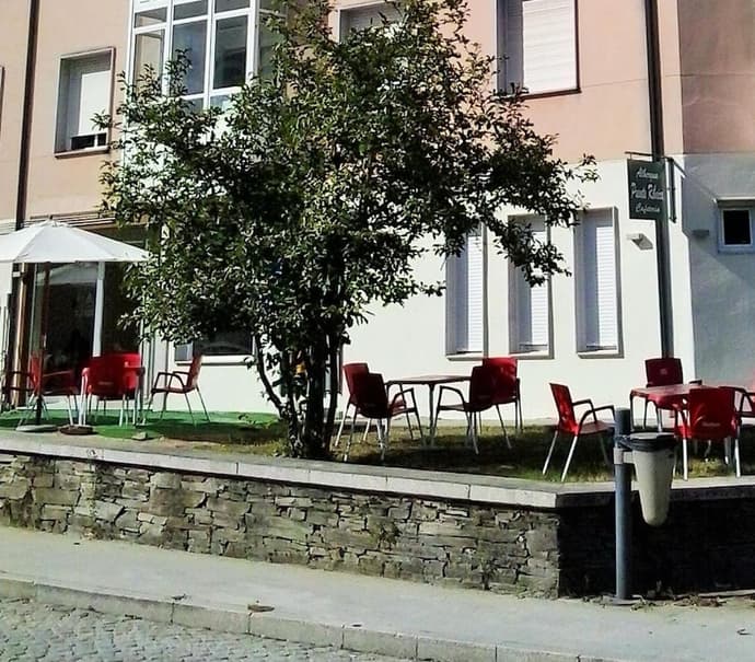 Pensión-Albergue Puente Ribeira