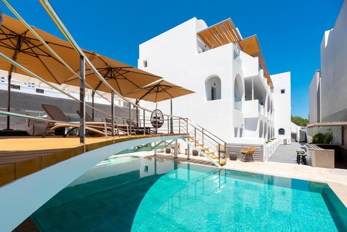 Deluxe Suites Santorini