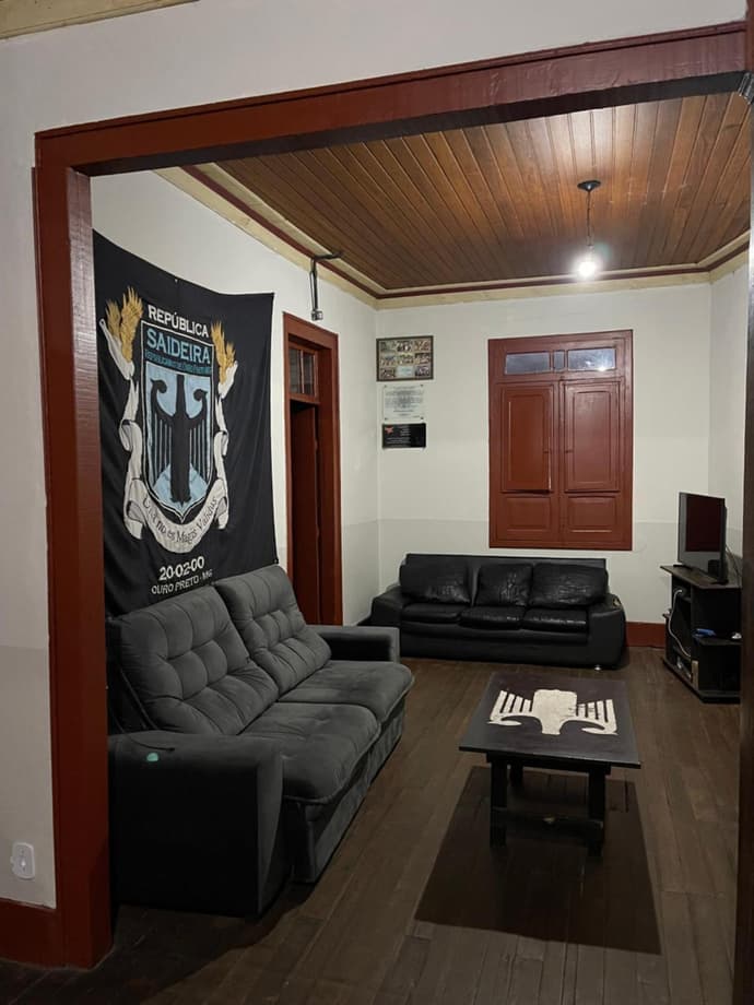 Quarto inteiro, próx ao Centro - República Saideira