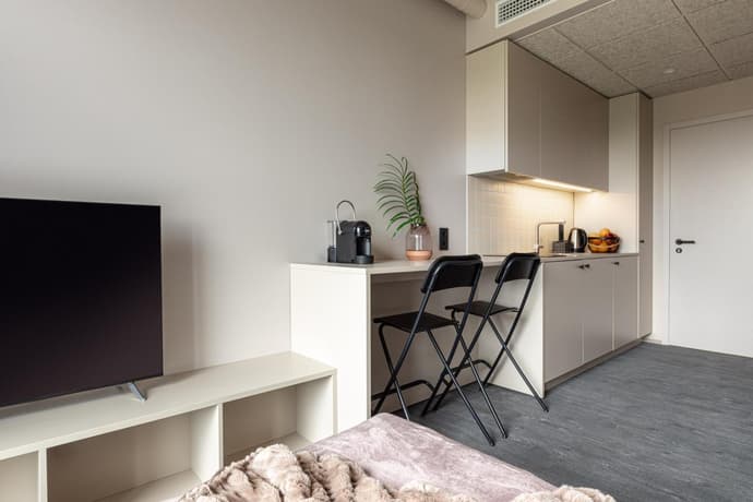Hugo Apartment Hotel