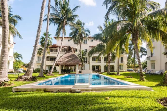 Stunning condo in excellent location