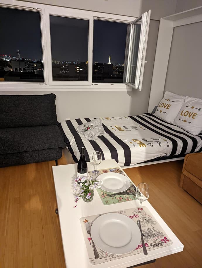 Charming Studio with Eiffel View