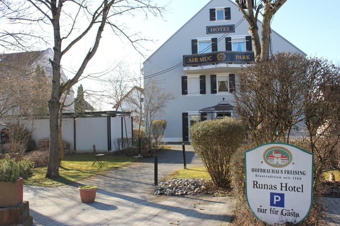 Runas Air Muc Park Sleep & Fly