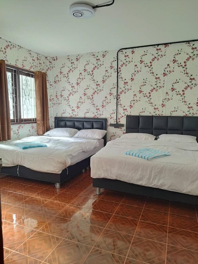 D​ Luck​ Hostel