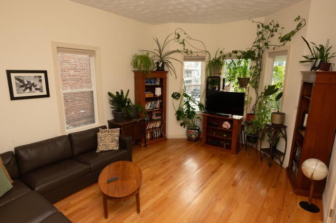 2 bedroom Boston condo in Jamaica Plain with parking