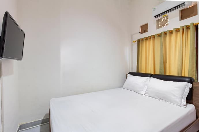 SN Guest House Near Trans Studio Mall