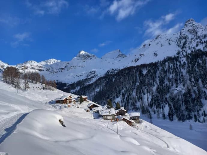 L' Aroula Rooms & Restaurant