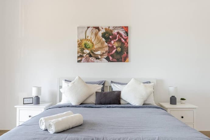 A Place to Stay 1BR Waters Edge Theme Parks, Yas Island