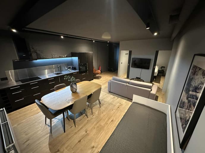 Modern Apartment With Hot Tub in Akureyri