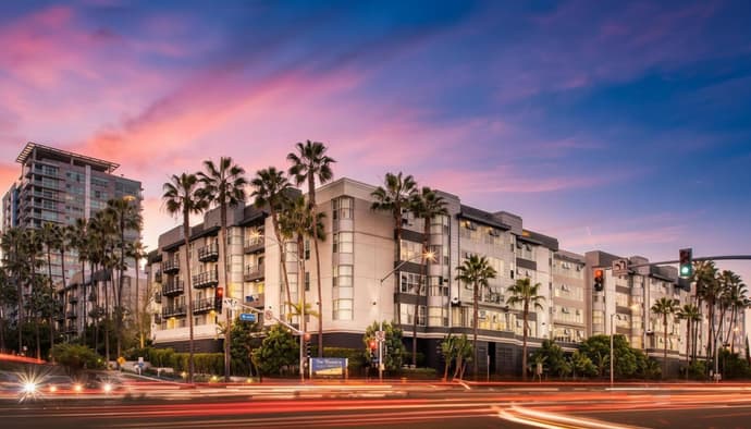 Exclusive Suites in MDR-Venice with Pool, GYM & HotTub