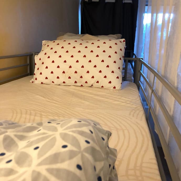 Female dorm- Femme dortoir Paris 8pm-10am