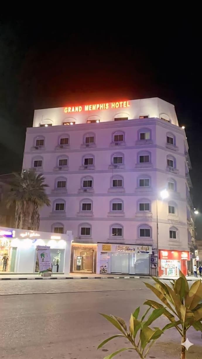 Grand Memphis & Roof Top Restaurant