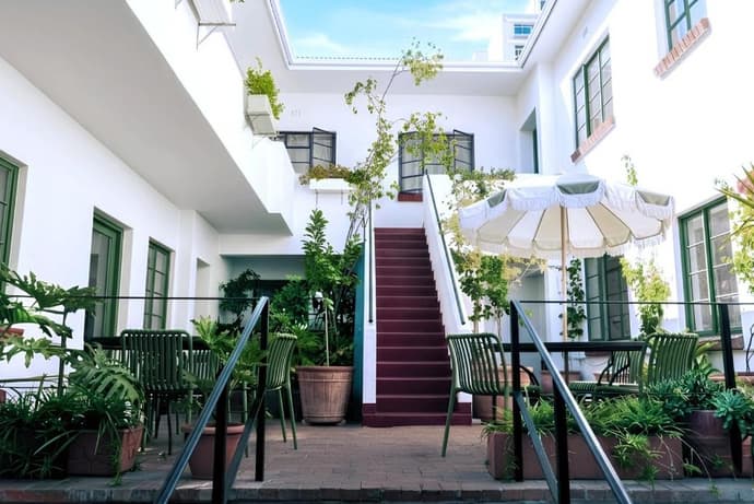 Long Street Backpackers