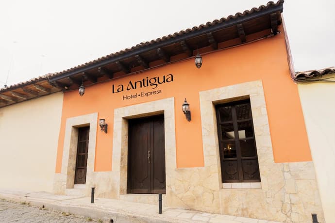 Hotel La Antigua Express