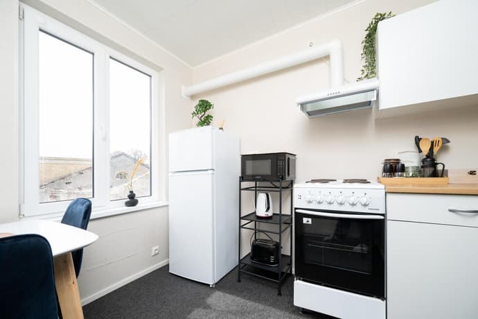 Apartment 8 - Bright 2BR Apartment, Near Centre, Airport Access