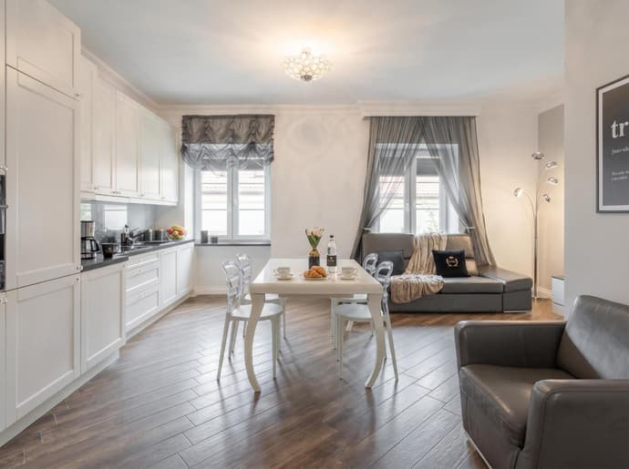 Golden Apartments Warsaw - Elegant Stay, Podwale Street