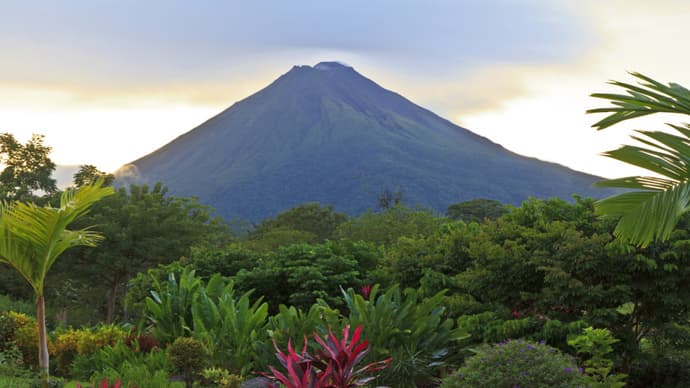 Volcanes, Naturaleza y Caribe