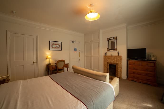 FINES BAYLIWICK HOTEL