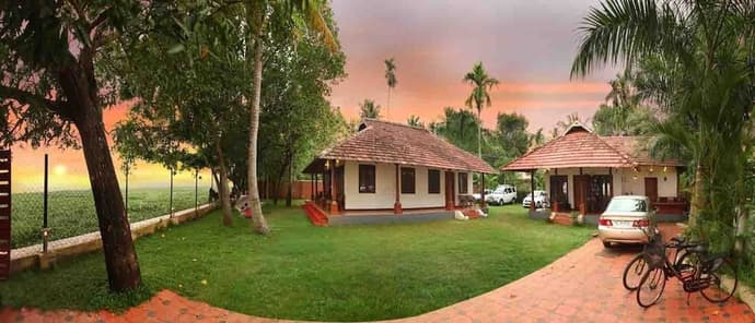 SARO LAKE COUNTY KUMARAKOM