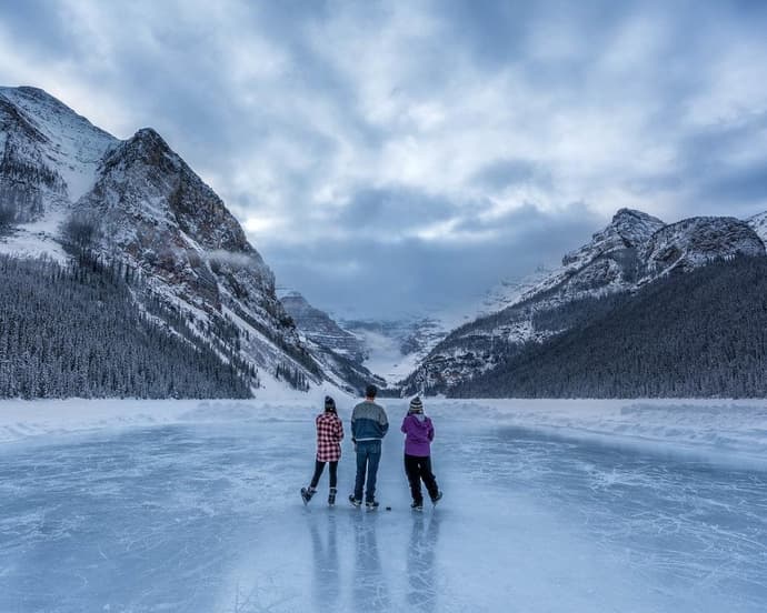 Explora las Montañas Rocallosas en Invierno 