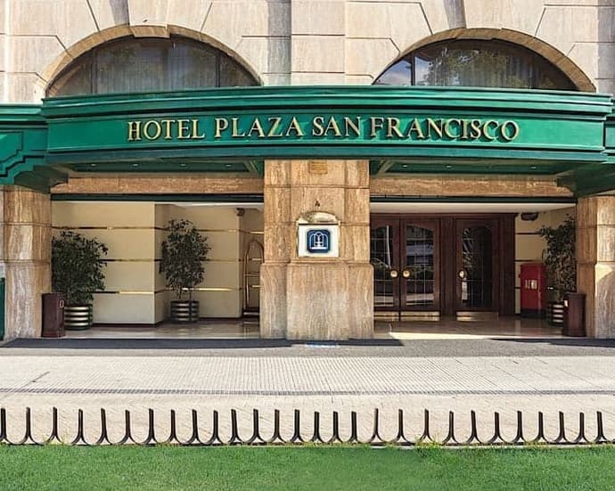 Noche de Estrellas y Magia Navideña - Hotel Plaza San Francisco