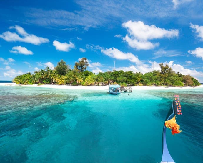 MALDIVE: SEACLUB SANDIES BATHALA RESORT