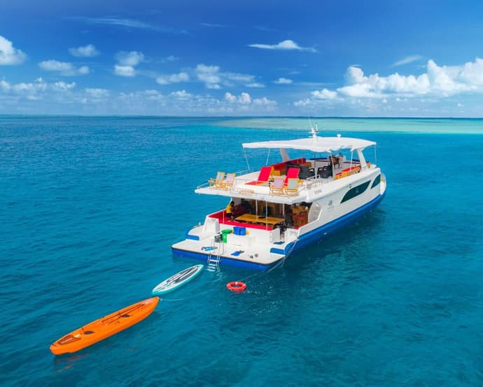 Schnorchelsafari und Inselhüpfen mit der MV Misraab