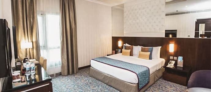 Raviz Center Point Dubai Hotel