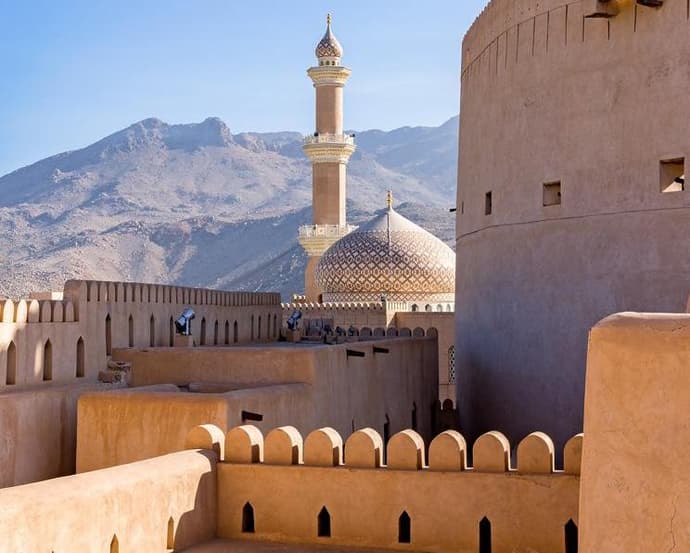 FANTASIA DE JORDANIA Y OASIS DE OMAN 2027