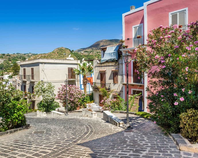TOUR ISLAS EOLIAS DINAMICAS (Taormina-Palermo) 2027