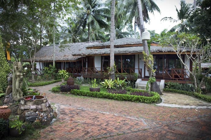 Lipa Lodge Beach Resort