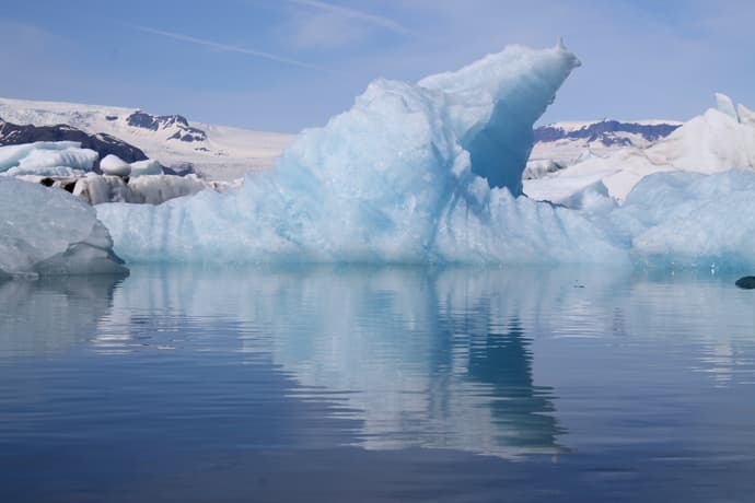 Islandia Mística: Naturaleza y Bienestar