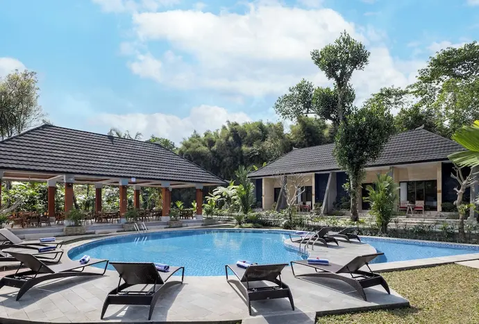 Senetan Villas and Spa Resort