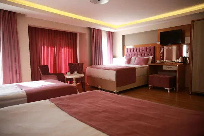 Hotel Black Pearl, Primary image