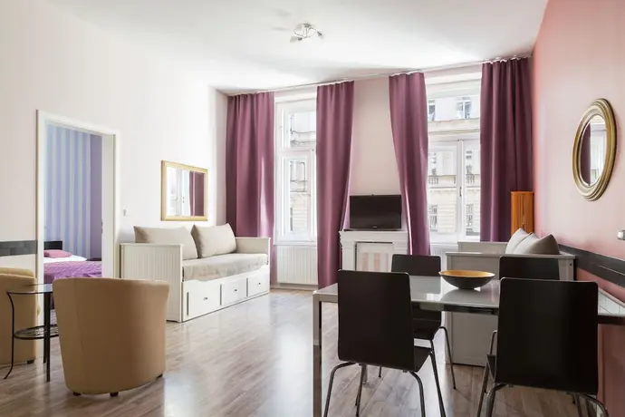 Royal Court Apartments